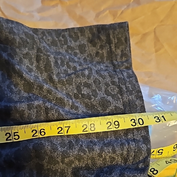 Apparel Lif, Black and gray animal print Graphic ladies Shirt size 2X - Picture 8 of 8